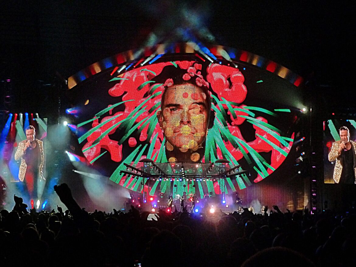 Robbie Williams metaverse lyfecycle