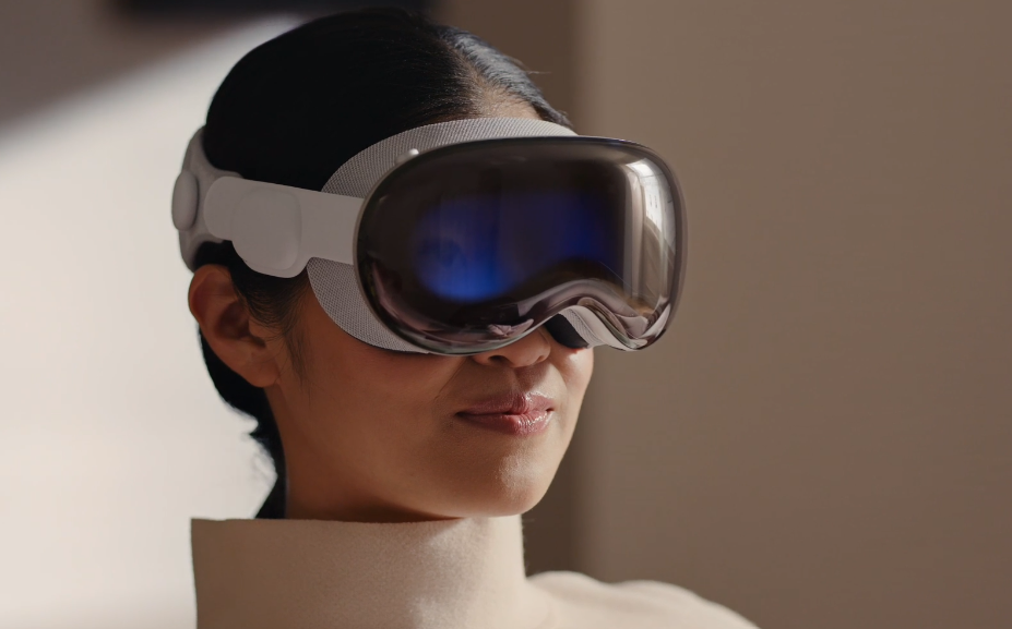 apple vision pro vr headset february 2024